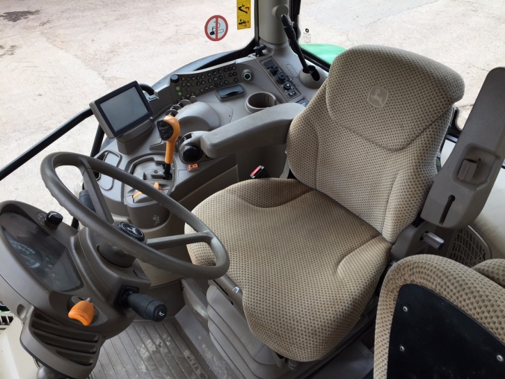 John Deere 6175R