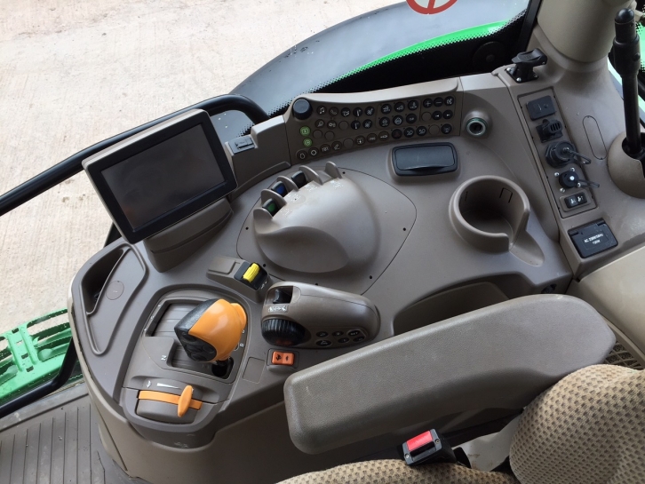 John Deere 6175R