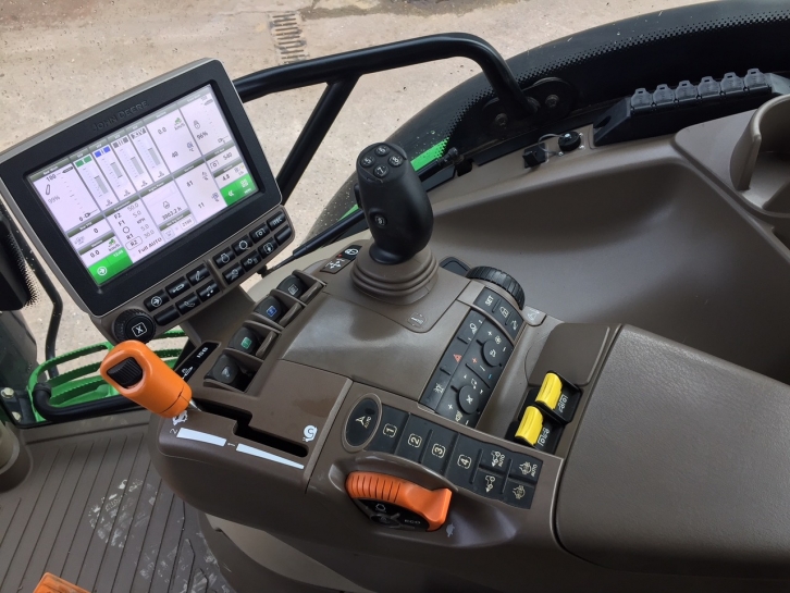 John Deere 6155R