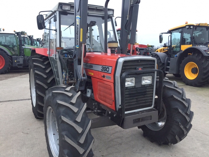 Massey Ferguson 390