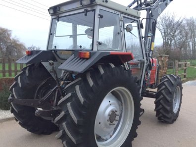 Massey Ferguson 390
