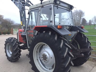 Massey Ferguson 390