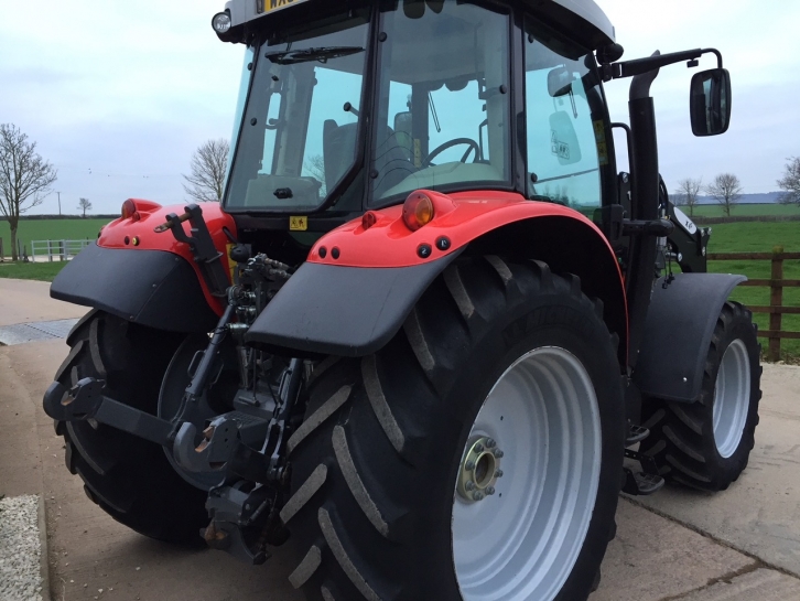 Massey Ferguson 5612