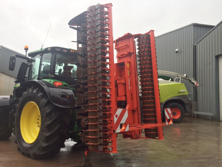 Kuhn HR6004 power harrow