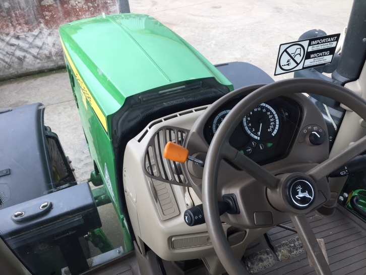 John Deere 6175R
