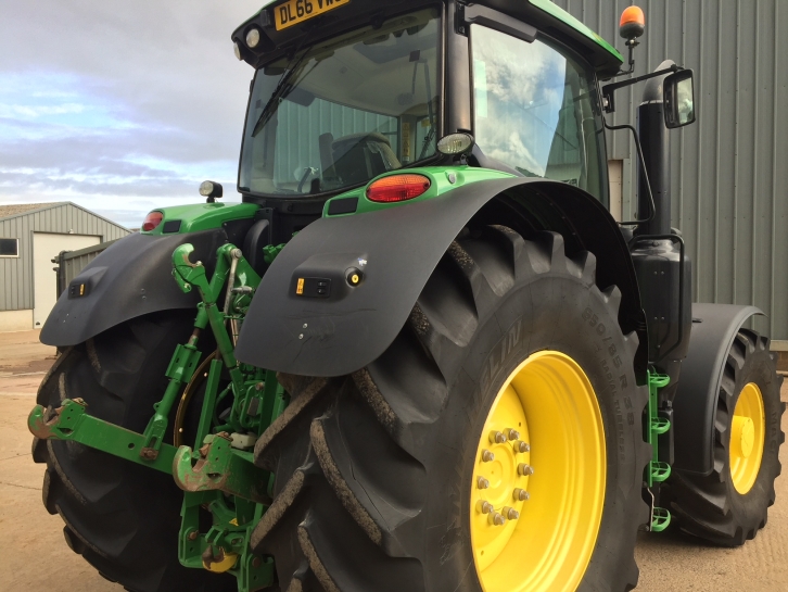 John Deere 6175R