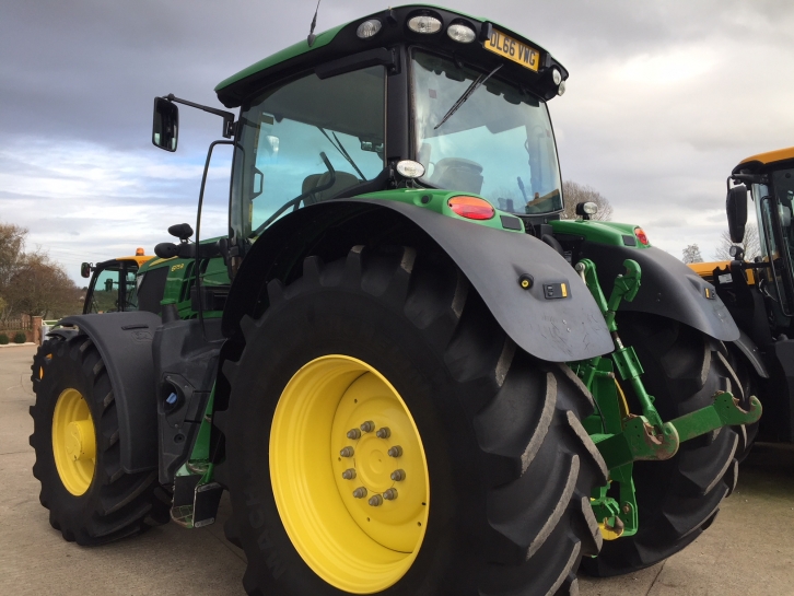 John Deere 6175R