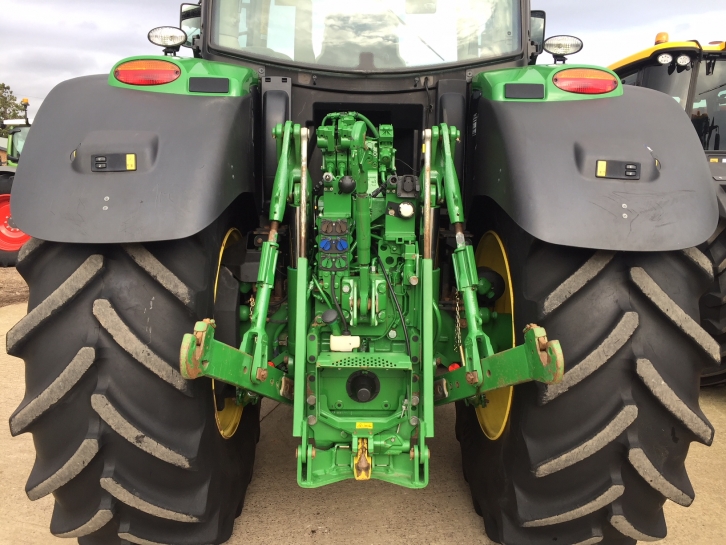 John Deere 6175R