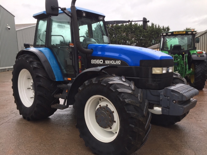 New Holland 8560