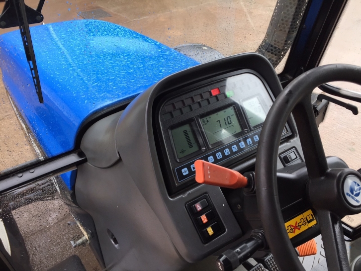 New Holland 8560