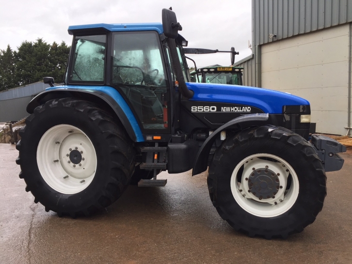 New Holland 8560