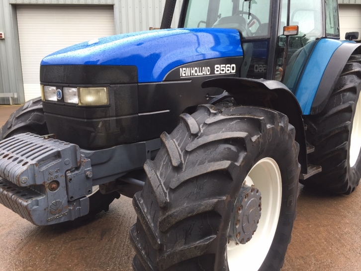 New Holland 8560