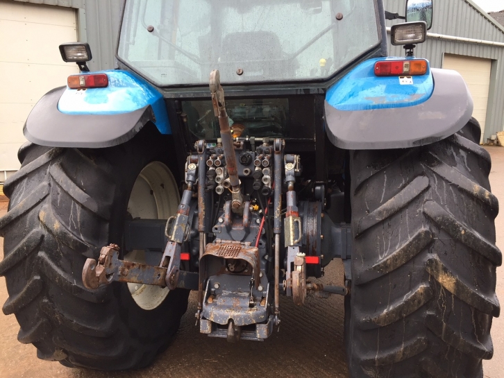 New Holland 8560