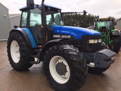 New Holland 8560