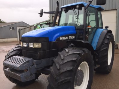 New Holland 8560