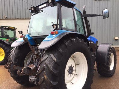 New Holland 8560