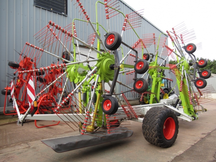 Claas Liner 3600 4 rotor rake