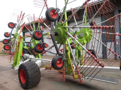 Claas Liner 3600 4 rotor rake