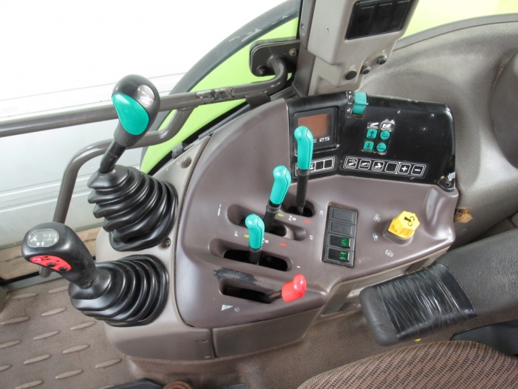 Claas Aries 826 RZ