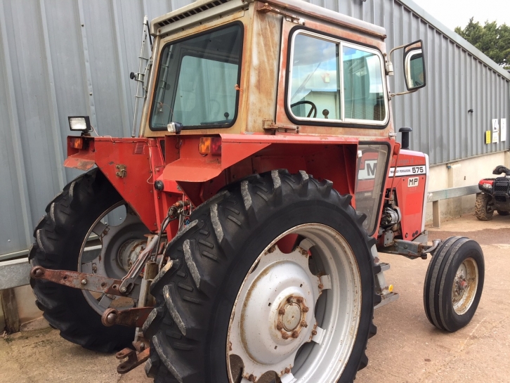Massey Ferguson 575