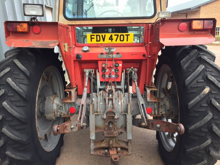 Massey Ferguson 575