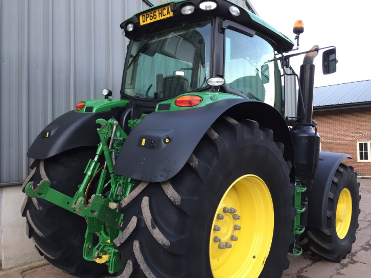 John Deere 6175R