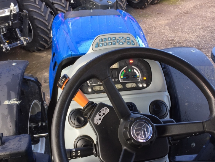 New Holland T7.210