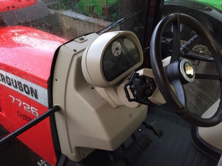 Massey Ferguson 7726
