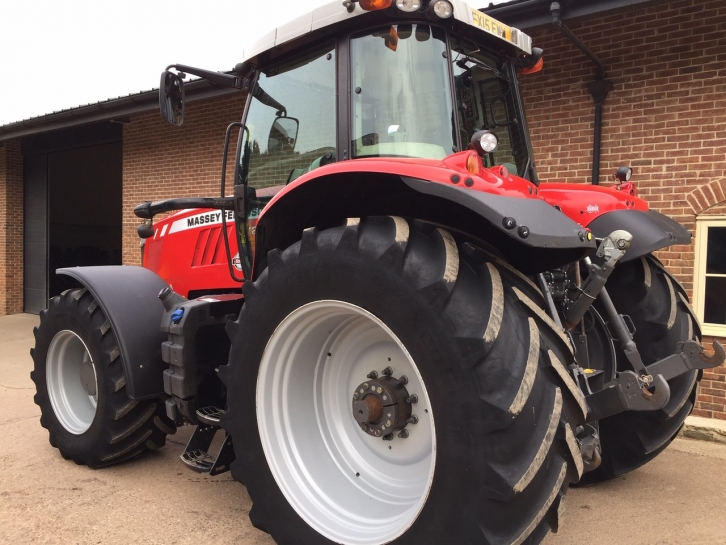 Massey Ferguson 7726