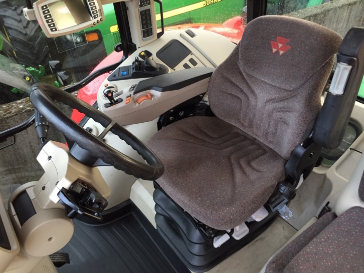 Massey Ferguson 7726