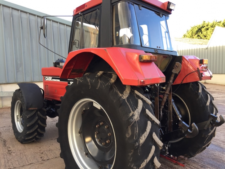 Case International 1255XL