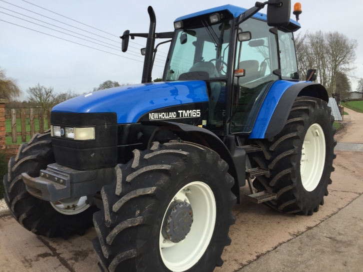 New Holland TM 165