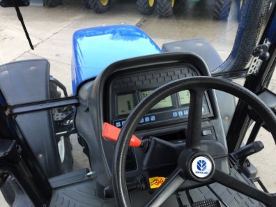 New Holland TM 165