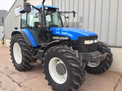 New Holland TM 165