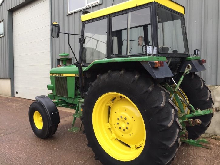 John Deere 3040