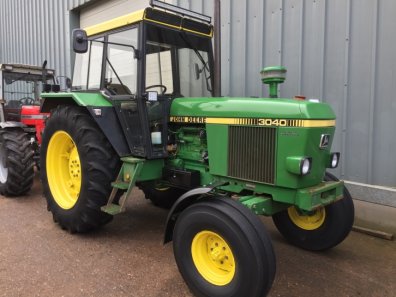 John Deere 3040