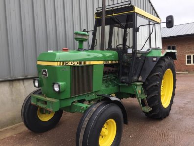 John Deere 3040