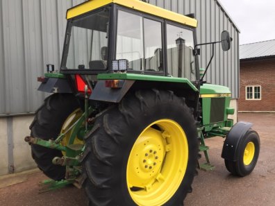 John Deere 3040