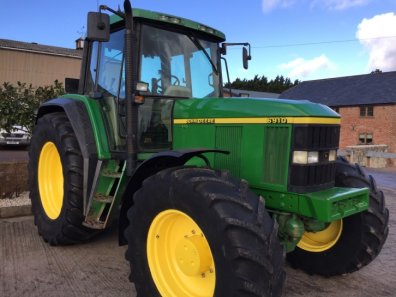 John Deere 6910