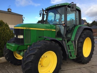 John Deere 6910