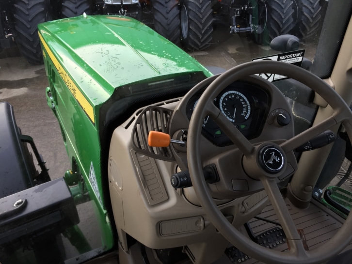 John Deere 6195R