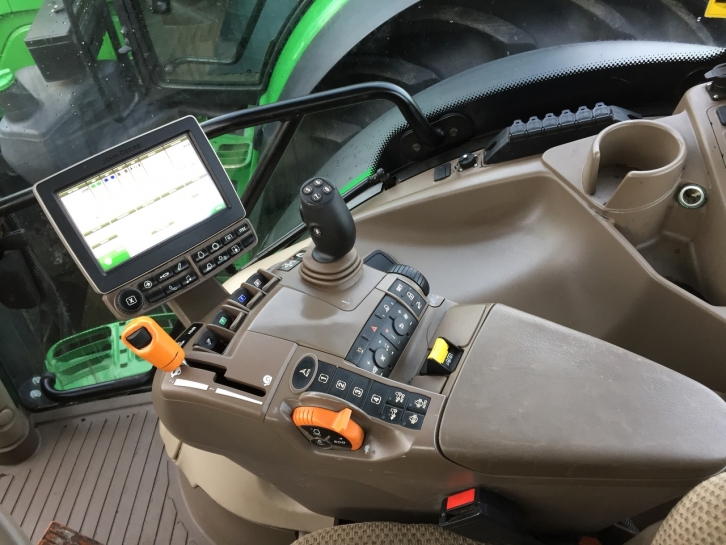 John Deere 6195R