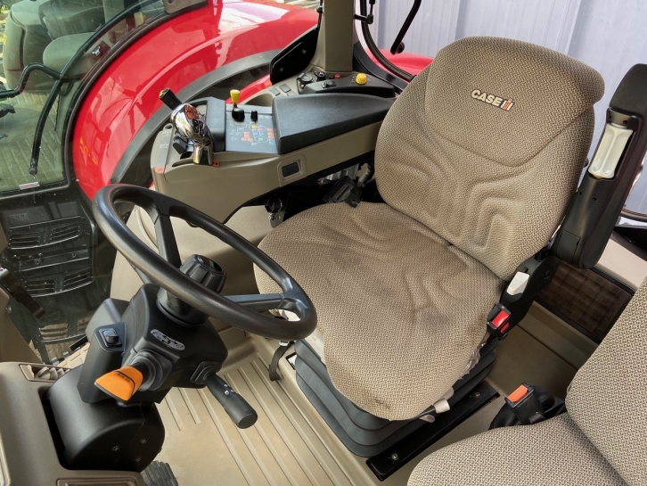 Case Puma 220