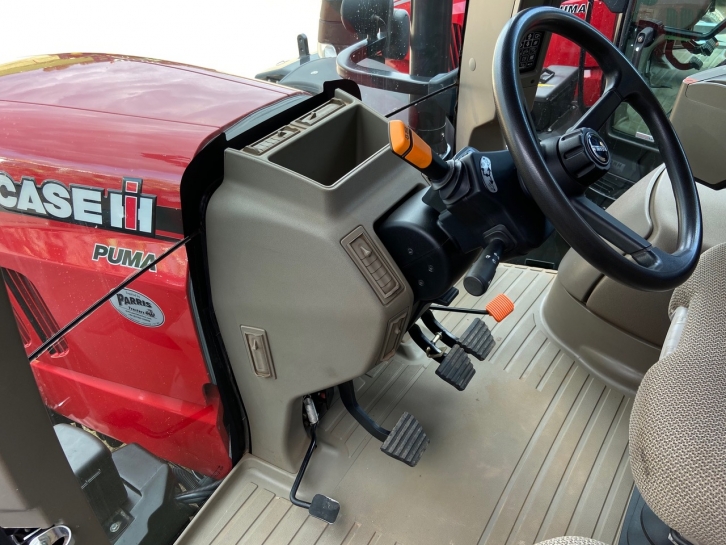 Case Puma 220