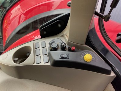 Case Puma 220