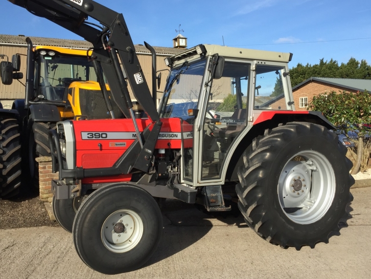Massey Ferguson 390