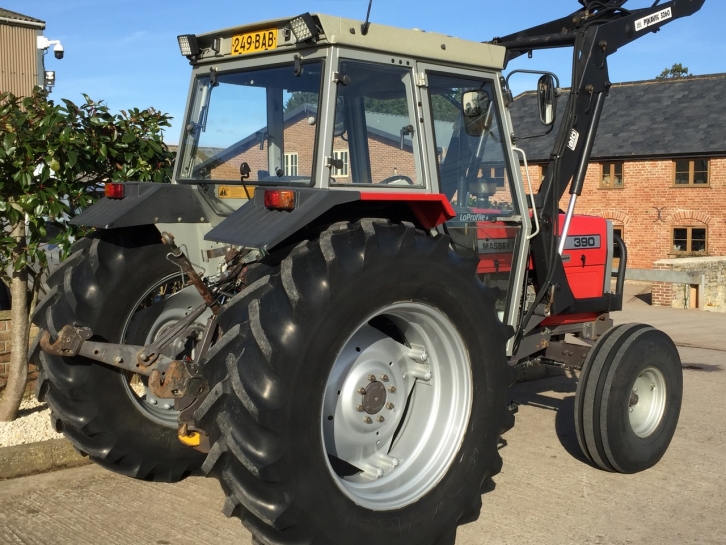 Massey Ferguson 390