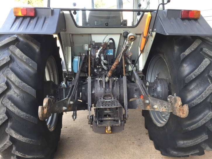 Massey Ferguson 390