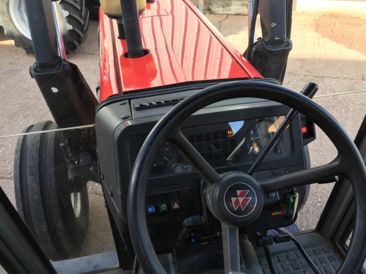 Massey Ferguson 390