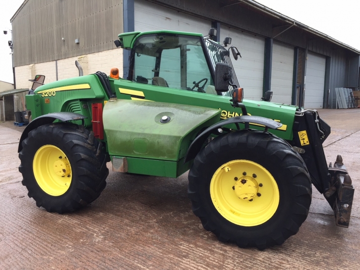 John Deere 3200